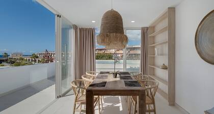 Holiday Villa 'Vistas al Mar' with Sea View, Wi-Fi and Air Conditioning