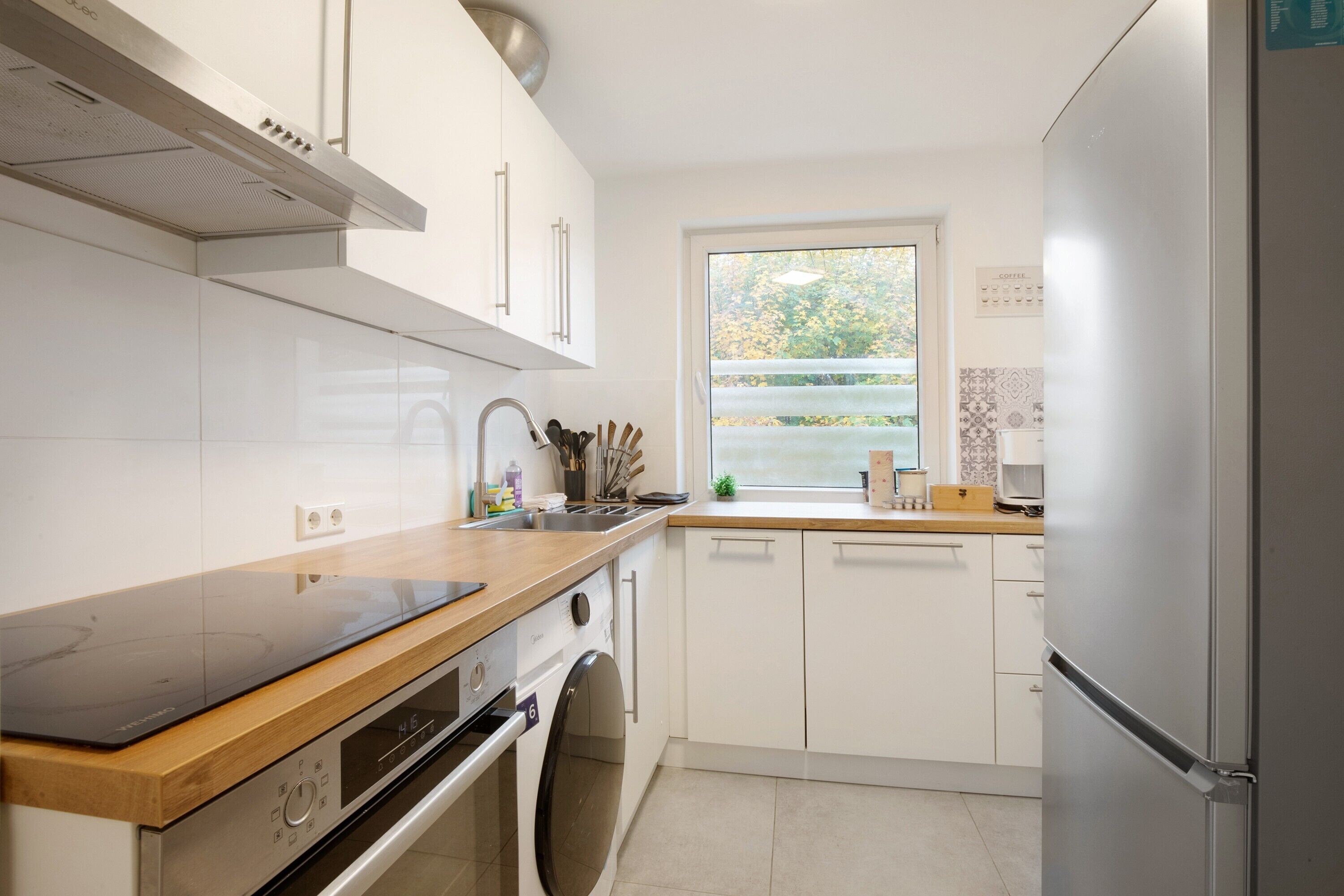 Kühlschrank, Ofen, Herdplatte, Geschirrspüler