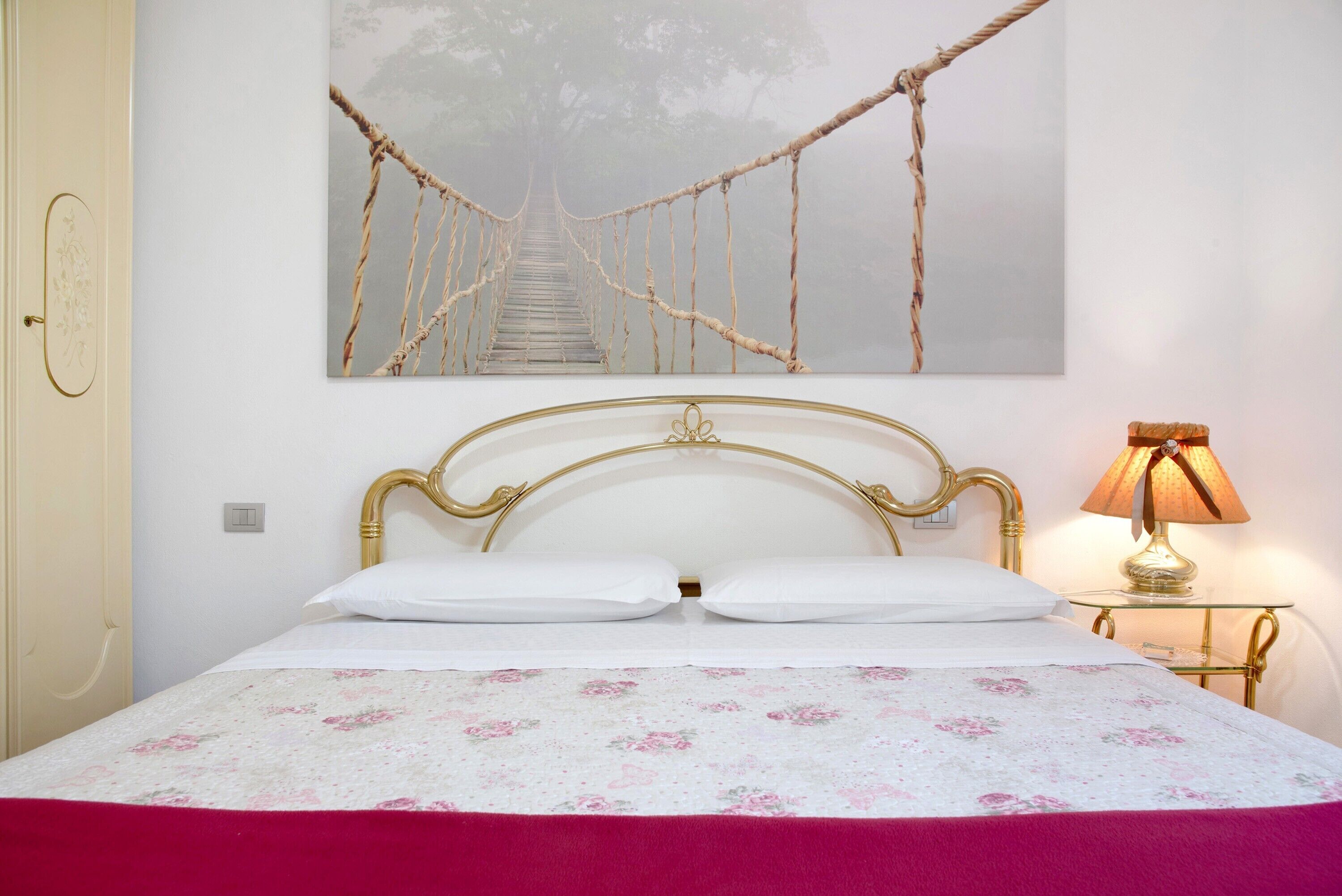 2 室のベッドルーム、アイロン / アイロン台、WiFi、ベッドシーツ