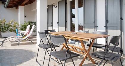 Apartment 'Mora' mit Bergblick, privater Terrasse und WLAN