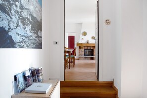 Interior - Apartment 'Mora' with Mountain View, Private Terrace and Wi-Fi (Cantello)