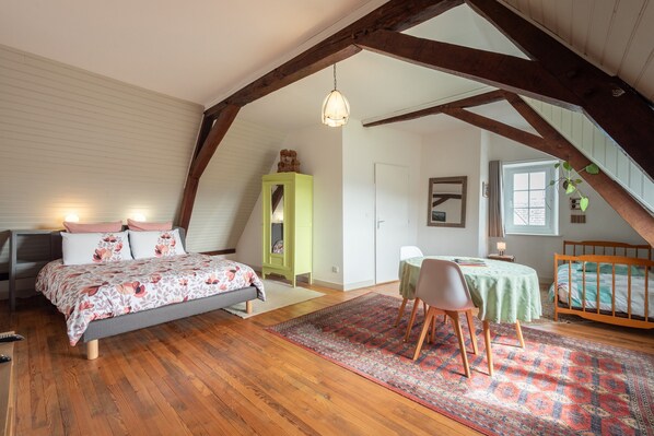 1 bedroom, iron/ironing board, WiFi, bed sheets