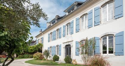 Guest Room 'Chambre Marie-Jo' with Mountain View, Shared Terrace & Wi-Fi