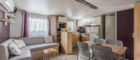 Télévision, table de tennis de table