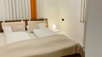 3 Schlafzimmer, BĂŒgeleisen/BĂŒgelbrett, WLAN, BettwĂ€sche