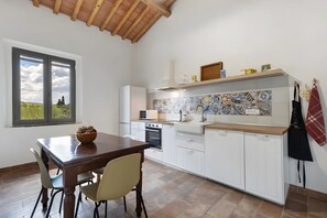 Private kitchen - Room 'Capra - Fattoria La Caprine' with Shared Garden, Wi-Fi and Air Conditioning (Gambassi Terme)