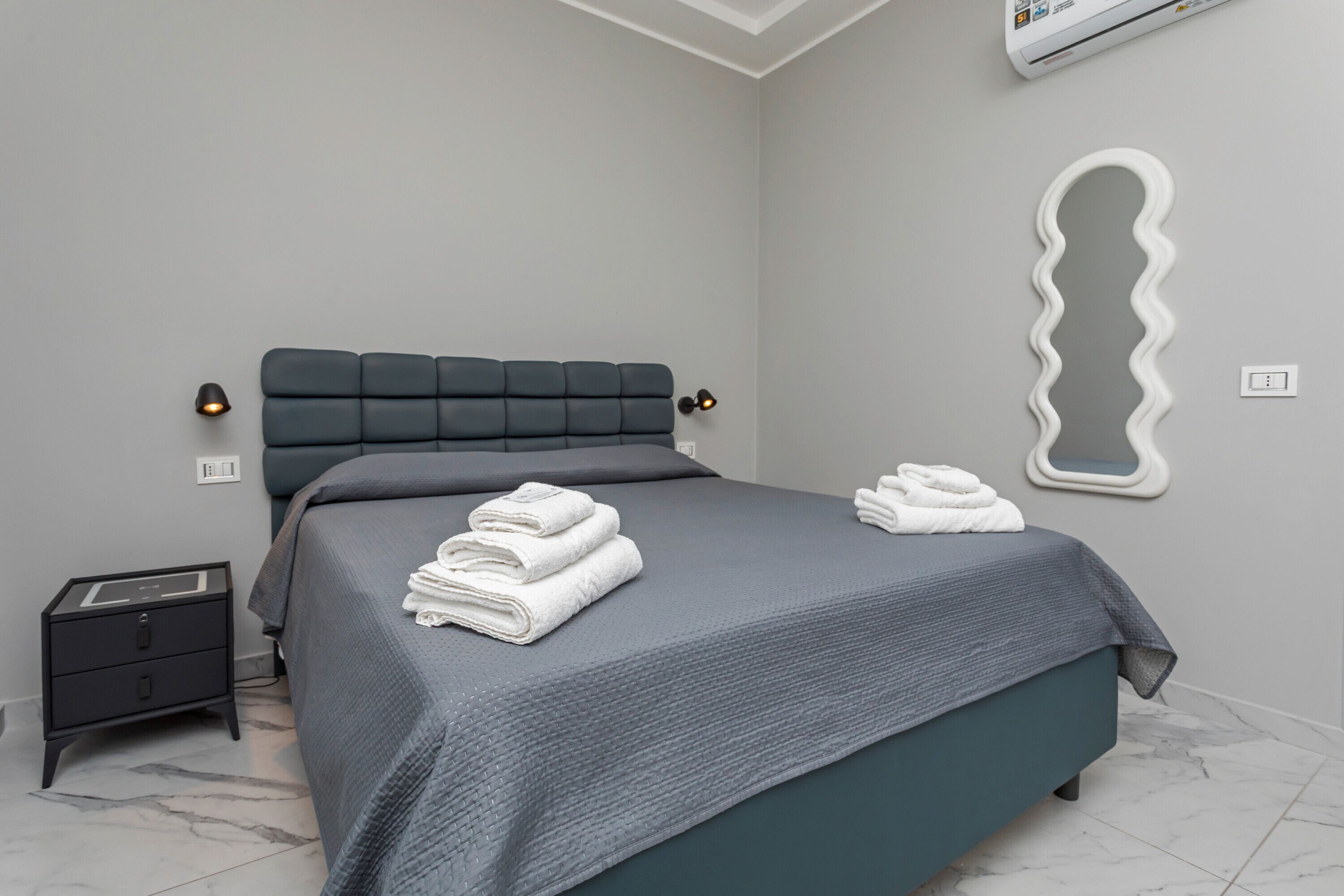 1 camera, Wi-Fi, lenzuola