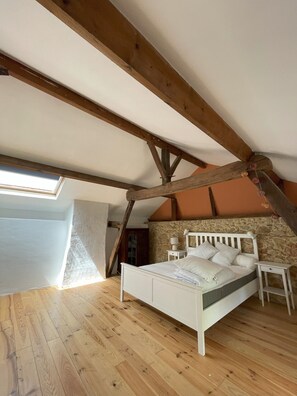 4 camere, Wi-Fi, lenzuola