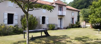Blousson, long farmhouse in the Gers