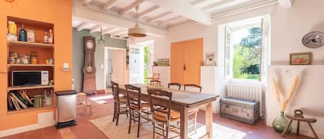 تناول الطعام