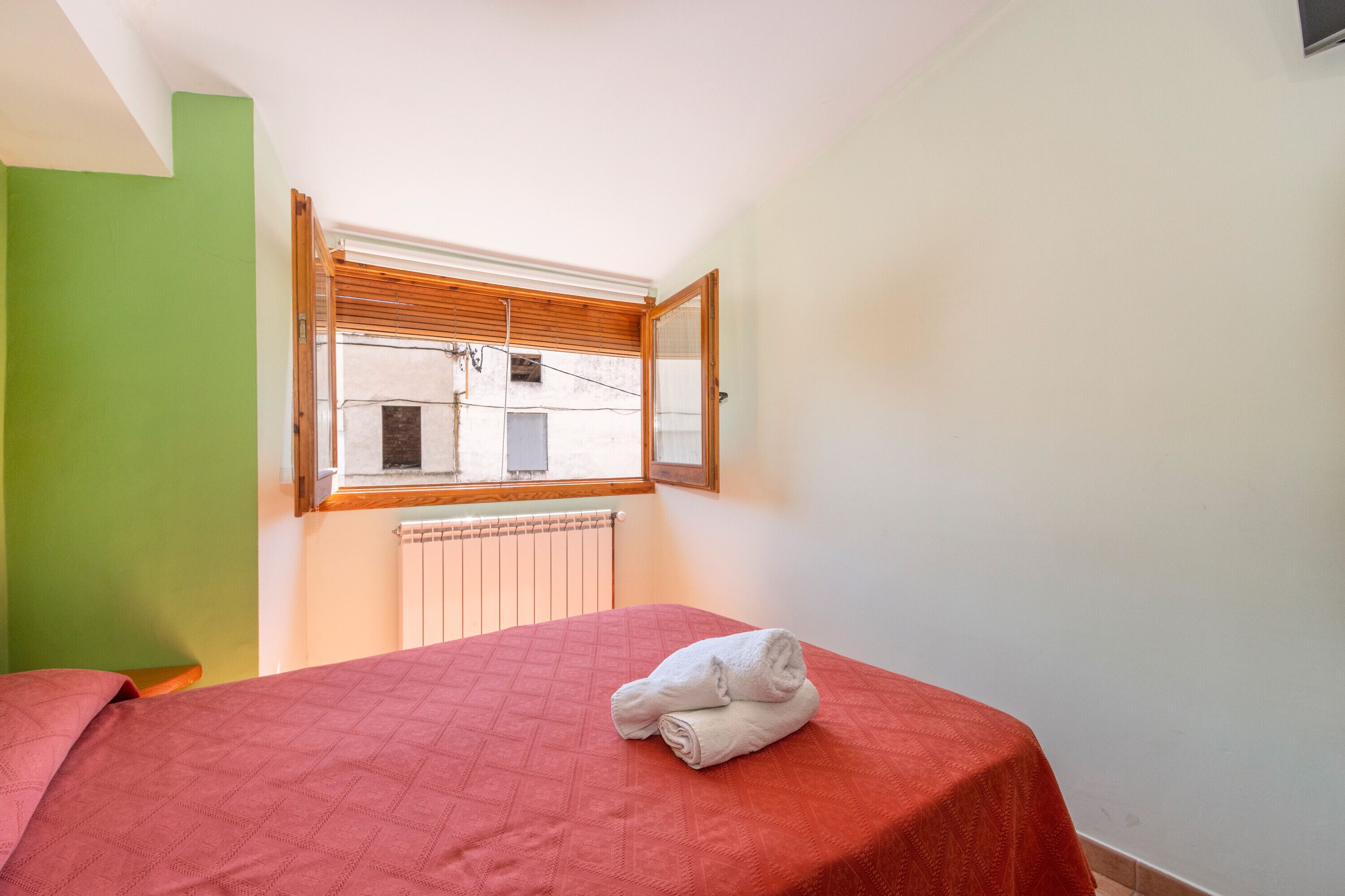 1 多间卧室、WiFi、床单