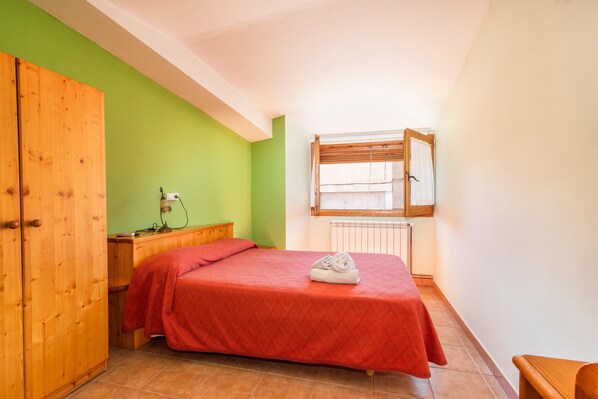 Room - Room 'Habitación Doble' with Mountain View, Wi-Fi and Air Conditioning (Conques)