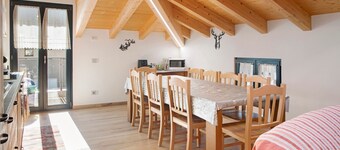 Holiday Home 'Sam Fiamet' with Mountain View, Shared Garden and Wi-Fi
