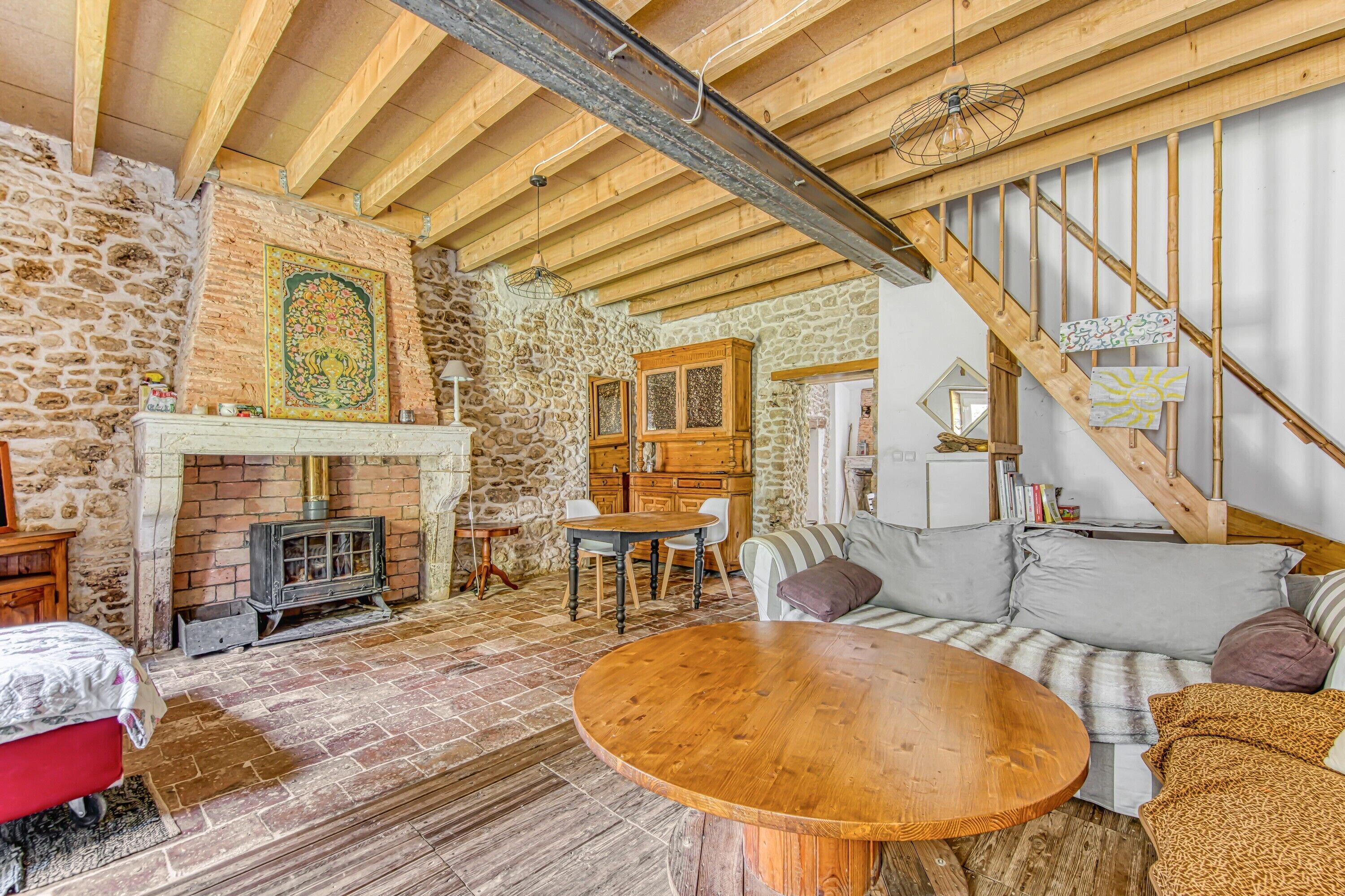 Télévision, cheminée