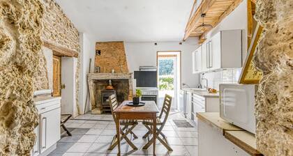 Holiday Home 'D'Amélie' with Shared Terrace, Shared Garden and Wi-Fi