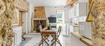 Maison de Vacances 'D'Amélie' avec Terrasse Commune, Jardin Commun et Wi-Fi