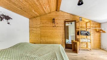 2 Schlafzimmer, BĂŒgeleisen/BĂŒgelbrett, WLAN, BettwĂ€sche