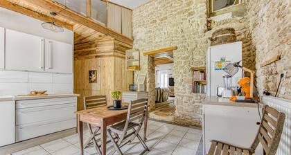 Holiday Home 'D'Amélie' with Shared Terrace, Shared Garden and Wi-Fi