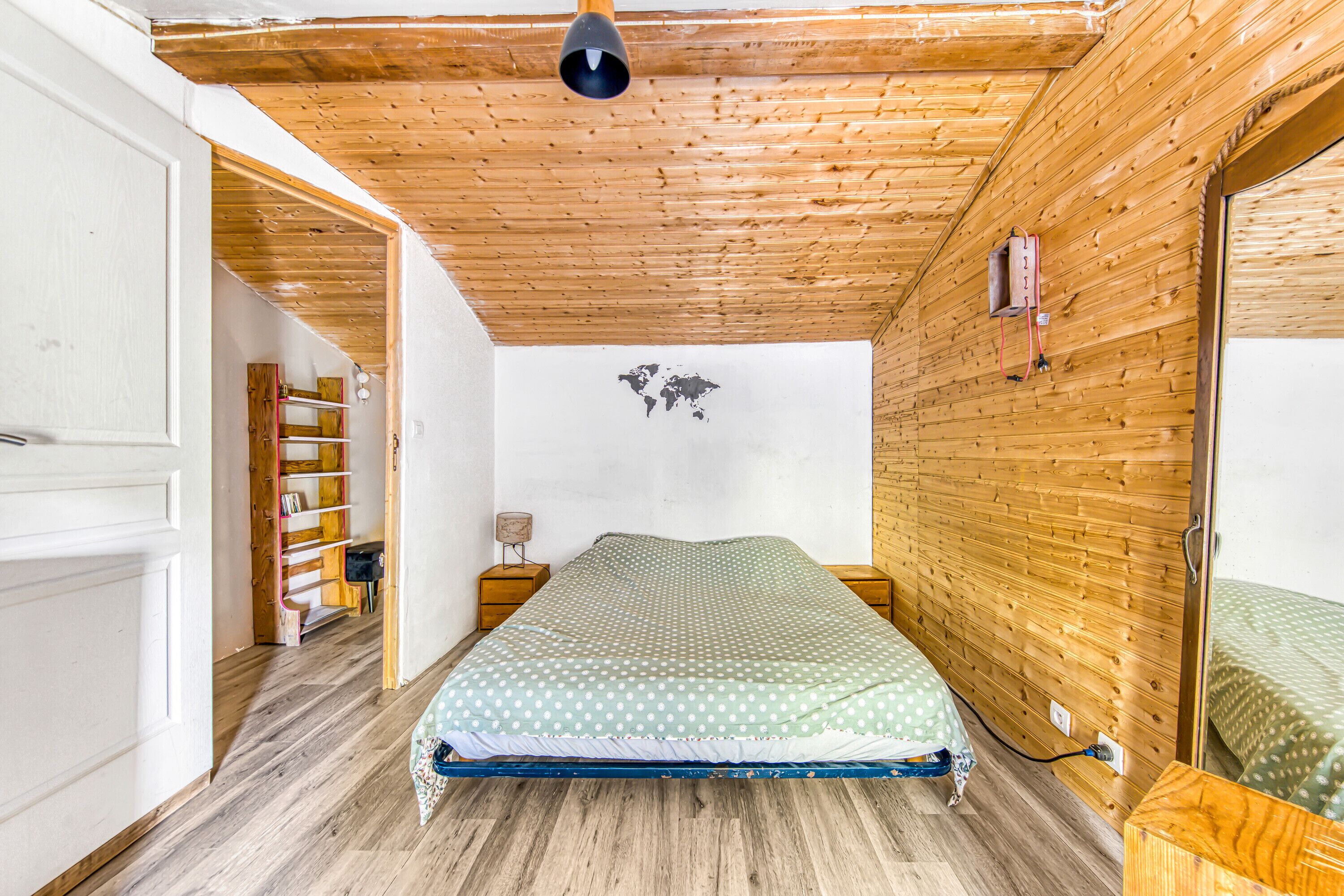 2 slaapkamers, een strijkplank/strijkijzer, wifi, beddengoed