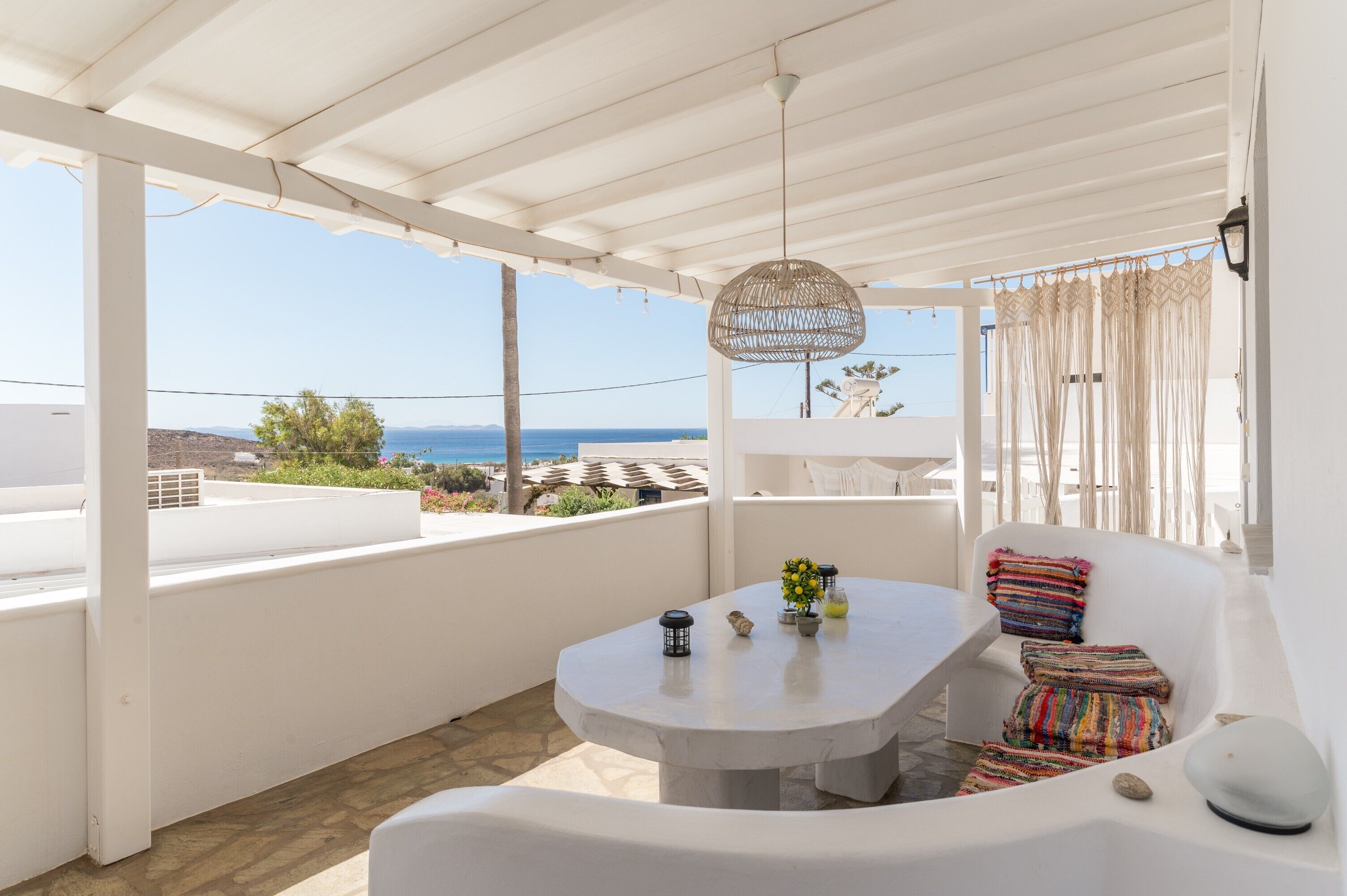 屋外ダイニングエリア