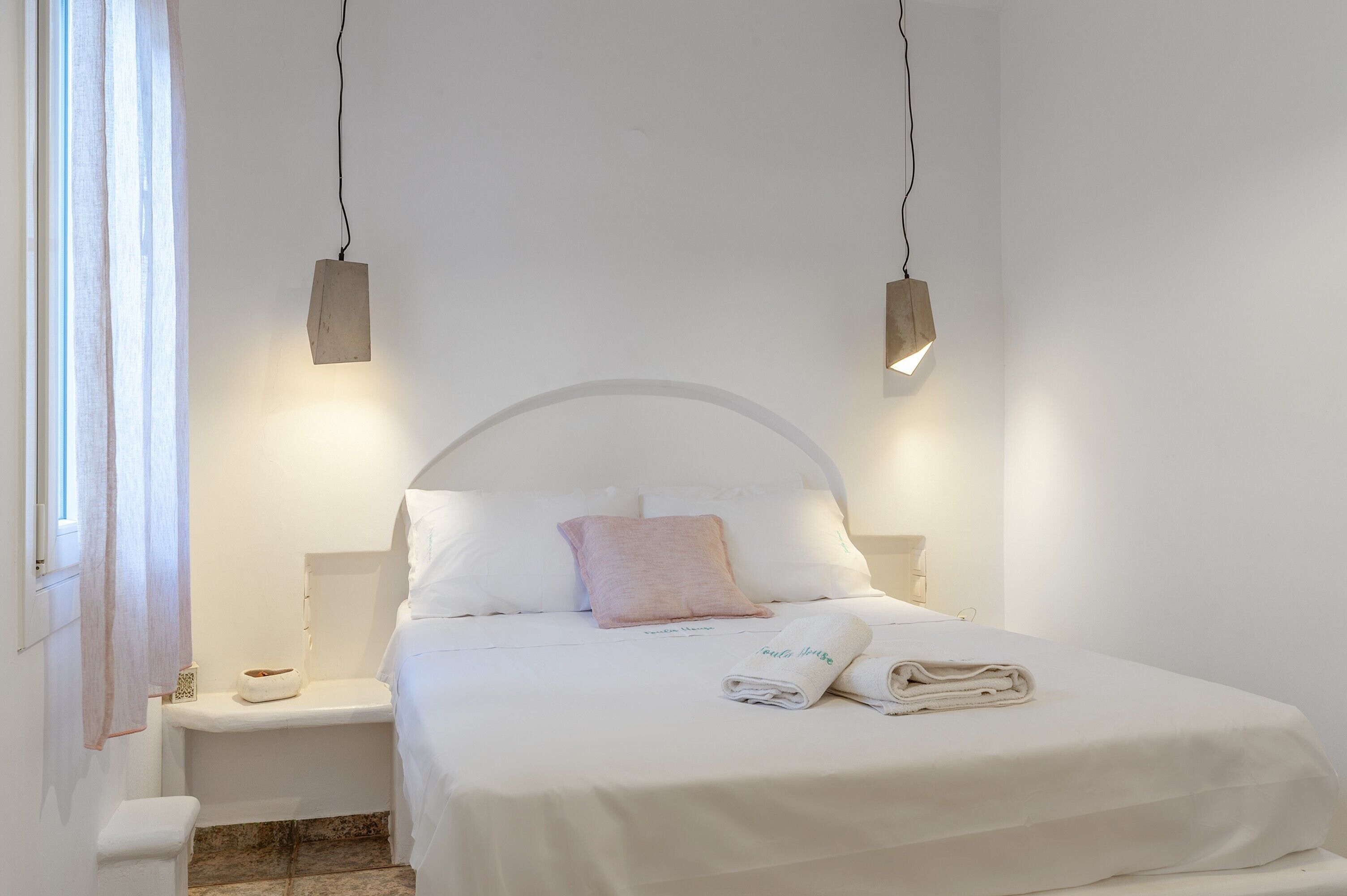 3 chambres, fer et planche à repasser, Wi-Fi, draps fournis