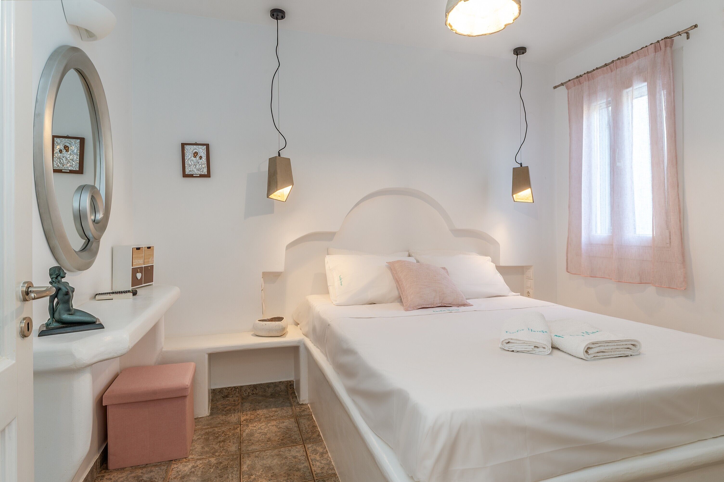 3 室のベッドルーム、アイロン / アイロン台、WiFi、ベッドシーツ