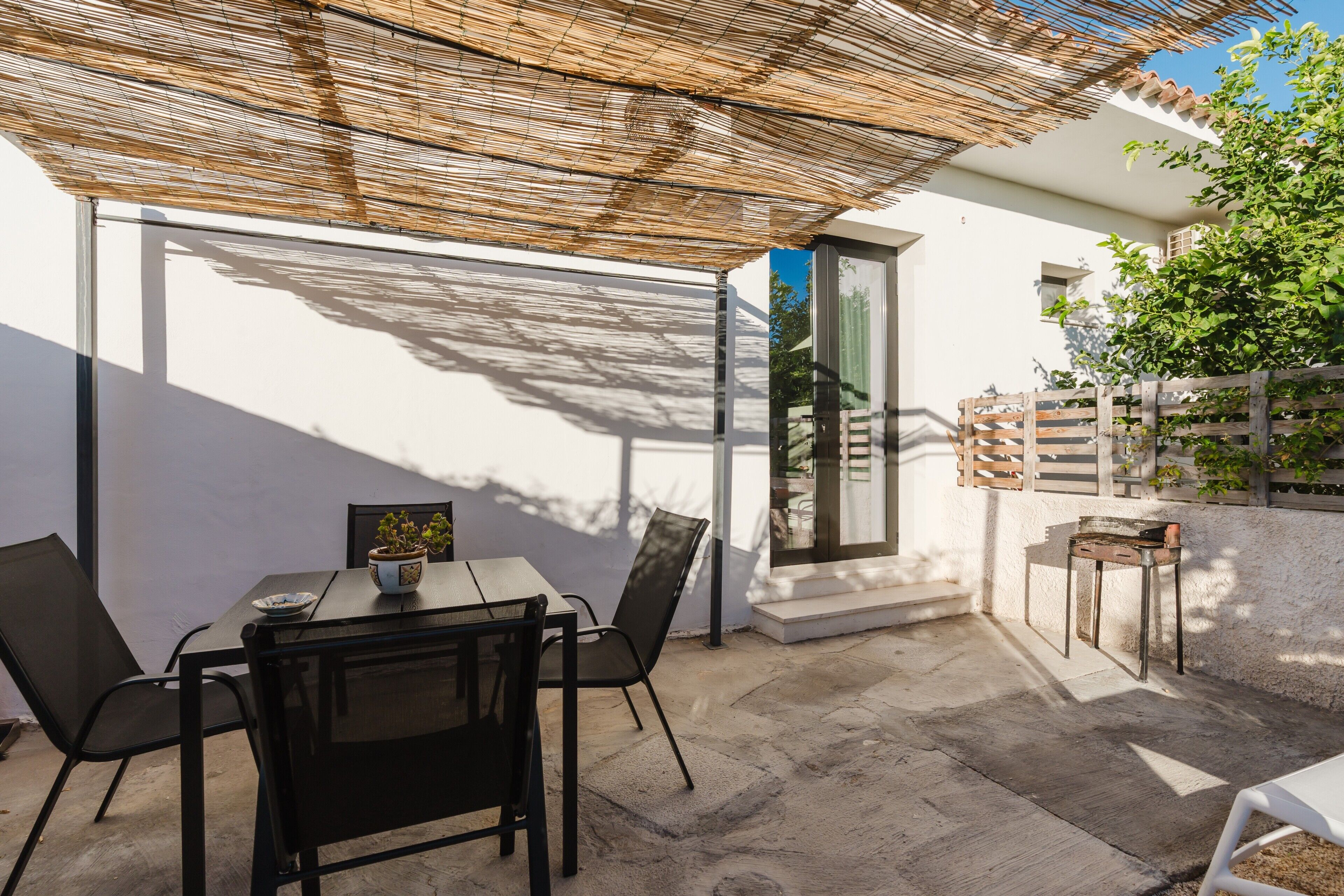 屋外ダイニングエリア