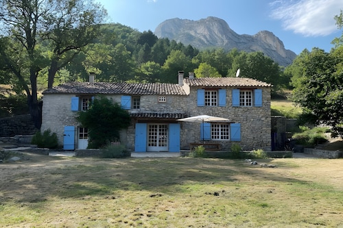 Maison en Provence dans un ancien moulin à foulon