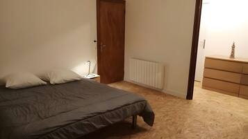 4 Schlafzimmer, Bügeleisen/Bügelbrett, WLAN, Bettwäsche