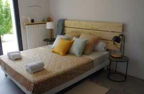 5 chambres, fer et planche à repasser, Wi-Fi, draps fournis