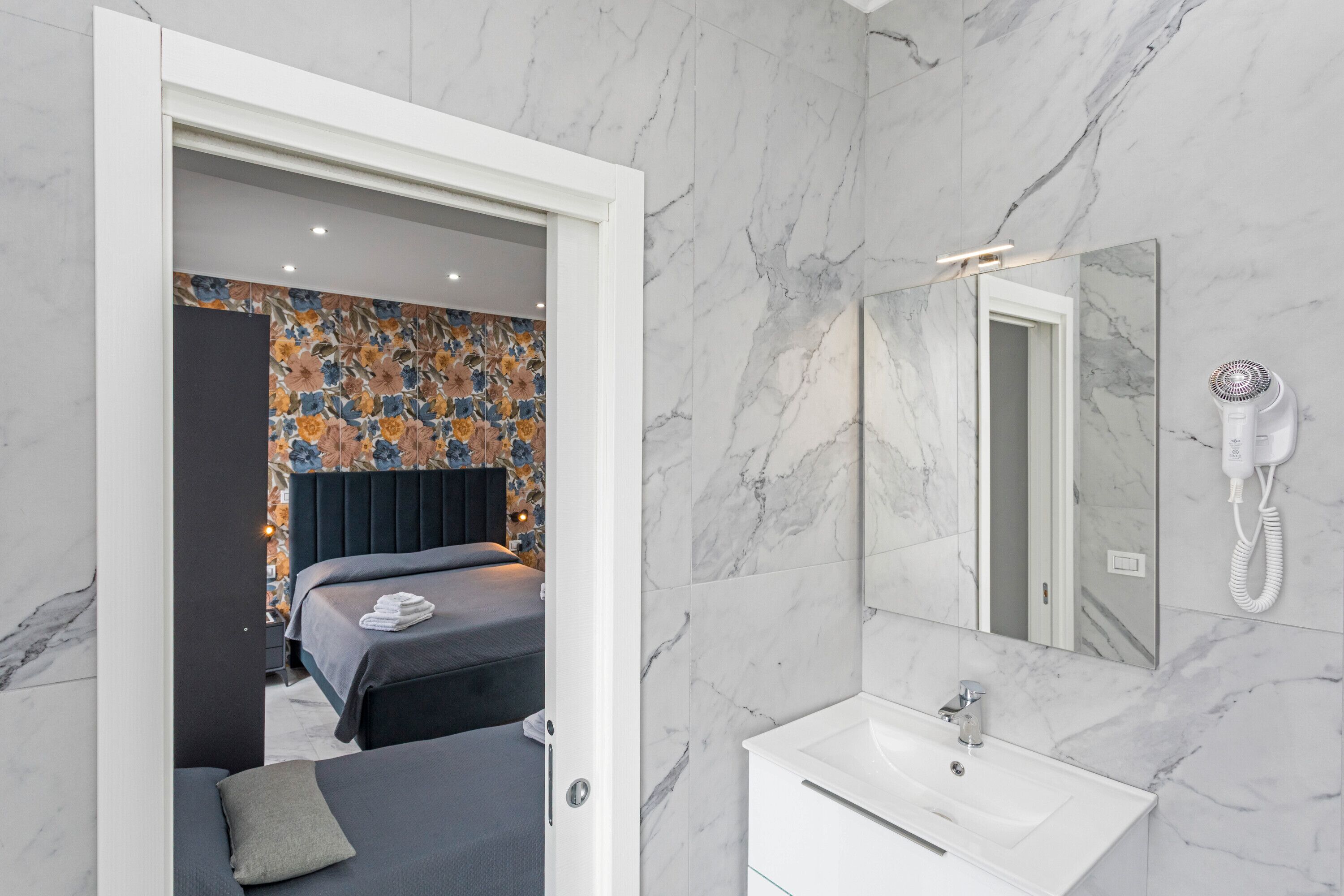 1 camera, Wi-Fi, lenzuola