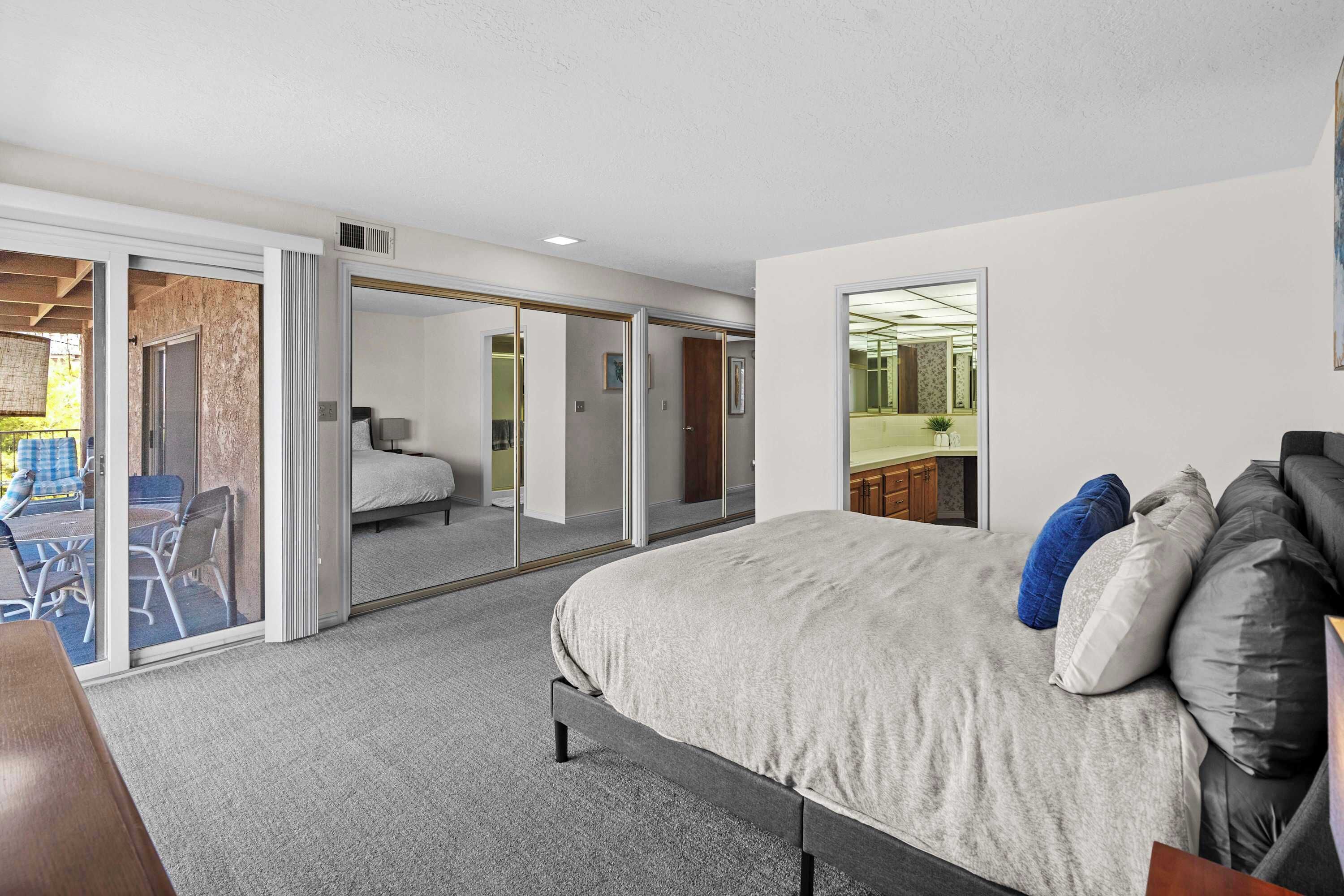 Huoneisto, useita sänkyjä, parveke, vuoristonäköala (Cozy Condo) | 3 makuuhuonetta, yksilöllisesti sisustettu, yksilöllisesti kalustettu