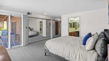 Leilighet, flere senger, balkong, fjellutsikt (Cozy Condo) | 3 soverom, individuelt dekorert og individuelt innredet