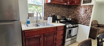 Charming 2-Bedroom Stay in Montezuma – Breakfast Included