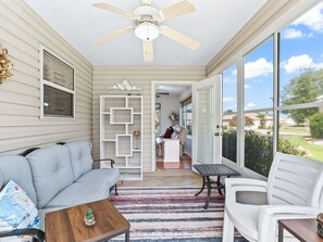 TV - 3/2 Corner Lot with Golfcart in the Village of Summerhill (The Villages)