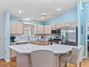 Fridge, microwave, oven, stovetop - 3/2 Corner Lot with Golfcart in the Village of Summerhill (The Villages)