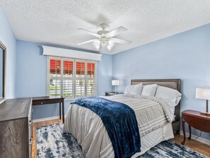 3 bedrooms, iron/ironing board, Internet, bed sheets