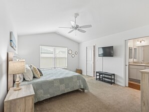 3 bedrooms, iron/ironing board, Internet, bed sheets