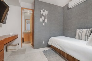 5 bedrooms, in-room safe, iron/ironing board, free WiFi