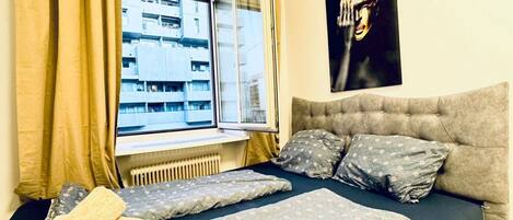 1 bedroom, desk, WiFi (free), bed sheets