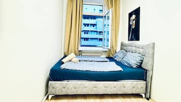 1 bedroom, bed sheets