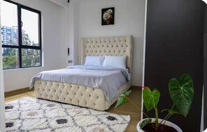2 bedrooms, WiFi, bed sheets - Elegant 2 BR at Marina Bay Square, Westlands. (Nairobi)