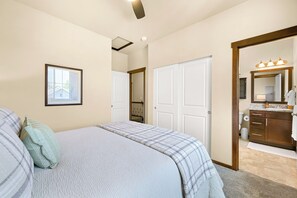 2 bedrooms, iron/ironing board, Internet, bed sheets