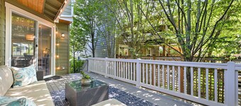 Cozy Fountain District Townhouse w/ Fireplace | Near Mt. Baker & Lake Whatcom