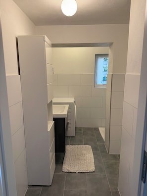 Handtücher, Seife, Toilettenpapier