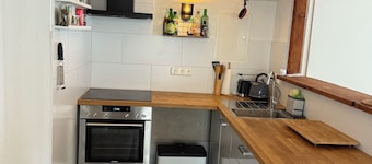 Cozy, fully equipped 1-2 person apartment - quiet & perfectly connected