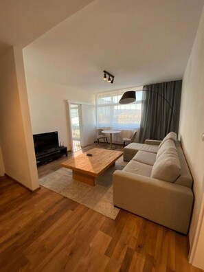 Iron/ironing board, free WiFi