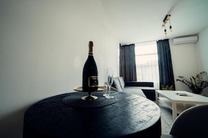 Superior Apartment | Iron/ironing board, free WiFi