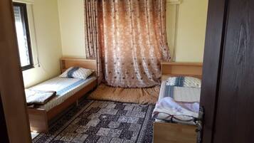 3 bedrooms, iron/ironing board