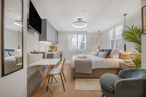 1 habitación, tabla de planchar con plancha, wifi y ropa de cama